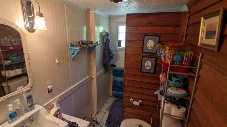 Defuniak Springs, Florida 32435, 3 Bedrooms Bedrooms, ,2 BathroomsBathrooms,Residential,For Sale,Hubbard,869074