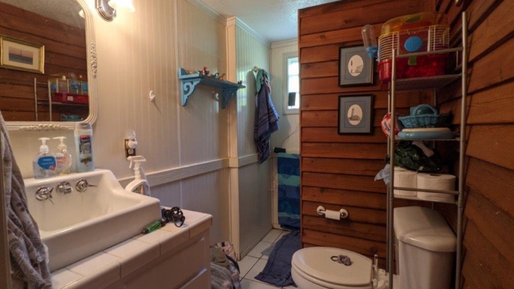 Defuniak Springs, Florida 32435, 3 Bedrooms Bedrooms, ,2 BathroomsBathrooms,Residential,For Sale,Hubbard,869074