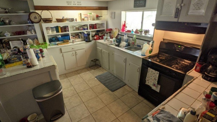 Defuniak Springs, Florida 32435, 3 Bedrooms Bedrooms, ,2 BathroomsBathrooms,Residential,For Sale,Hubbard,869074