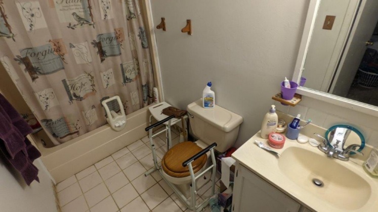 Defuniak Springs, Florida 32435, 3 Bedrooms Bedrooms, ,2 BathroomsBathrooms,Residential,For Sale,Hubbard,869074