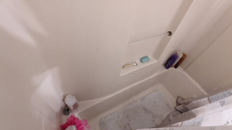 Defuniak Springs, Florida 32435, 3 Bedrooms Bedrooms, ,2 BathroomsBathrooms,Residential,For Sale,Hubbard,869074