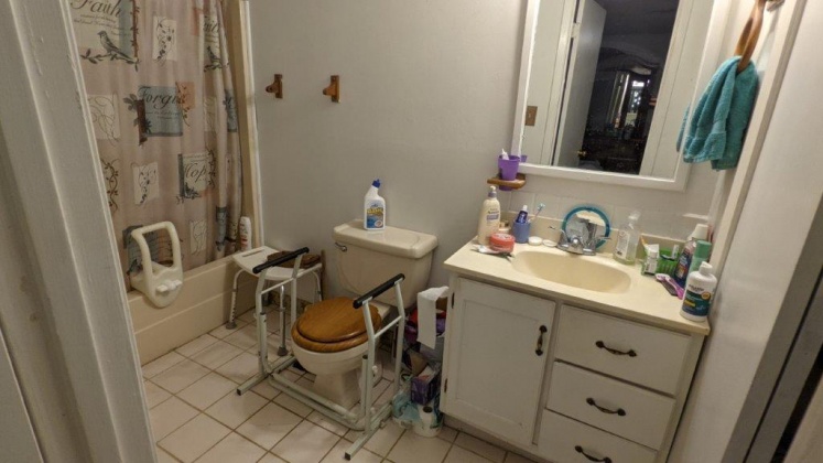 Defuniak Springs, Florida 32435, 3 Bedrooms Bedrooms, ,2 BathroomsBathrooms,Residential,For Sale,Hubbard,869074