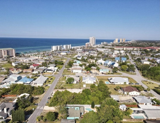 Panama City Beach, Florida 32413, 3 Bedrooms Bedrooms, ,2 BathroomsBathrooms,Residential,For Sale,Junipero,869096