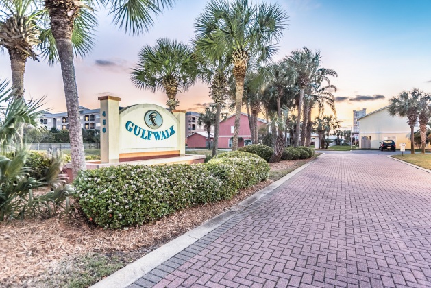 Miramar Beach, Florida 32550, 2 Bedrooms Bedrooms, ,3 BathroomsBathrooms,Residential,For Sale,Geronimo,869156
