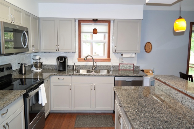 Defuniak Springs, Florida 32433, 3 Bedrooms Bedrooms, ,2 BathroomsBathrooms,Residential,For Sale,Placid Lake,869211