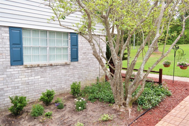 Defuniak Springs, Florida 32433, 3 Bedrooms Bedrooms, ,2 BathroomsBathrooms,Residential,For Sale,Placid Lake,869211