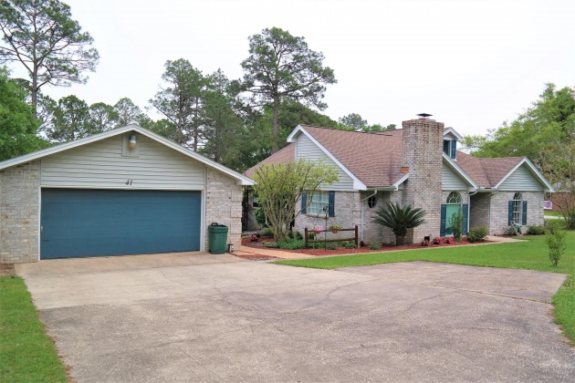Defuniak Springs, Florida 32433, 3 Bedrooms Bedrooms, ,2 BathroomsBathrooms,Residential,For Sale,Placid Lake,869211